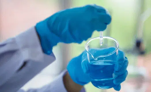 campione di acqua da analizzare